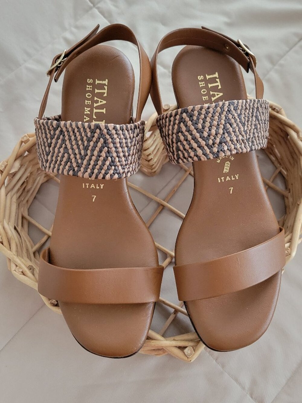 Italian Shoemakers sandals size 7. EUC